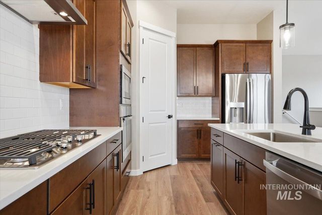 1323 White Cliffs St, Middleton, ID 83644