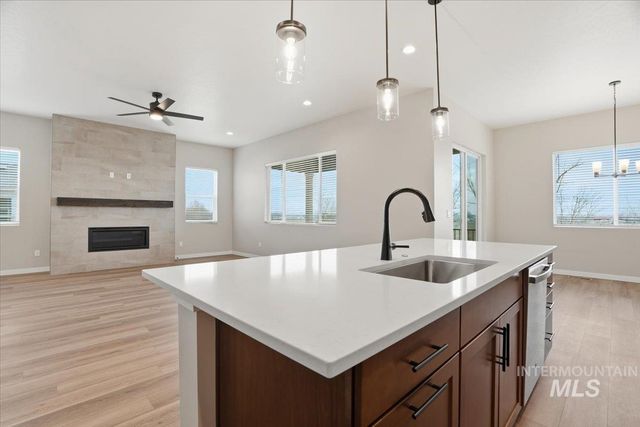 1323 White Cliffs St, Middleton, ID 83644