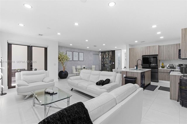 13615 SW 157th Ct, Miami, FL 33196