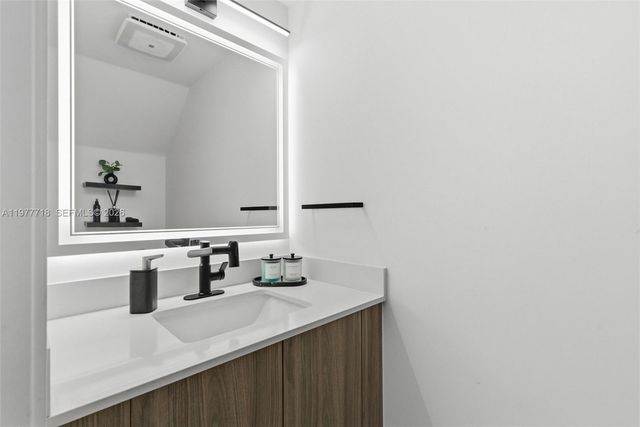 13615 SW 157th Ct, Miami, FL 33196