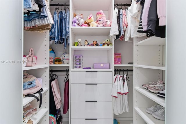 13615 SW 157th Ct, Miami, FL 33196