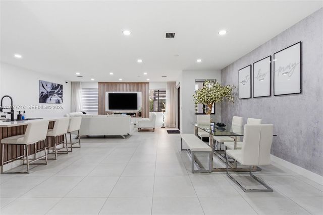 13615 SW 157th Ct, Miami, FL 33196