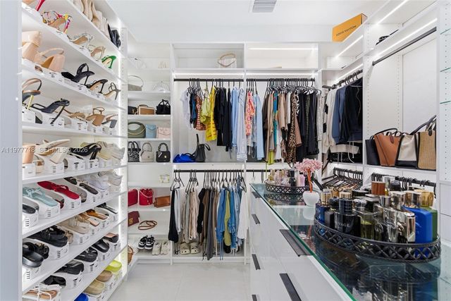 13615 SW 157th Ct, Miami, FL 33196