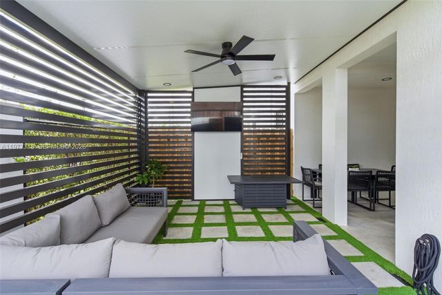 13615 SW 157th Ct, Miami, FL 33196