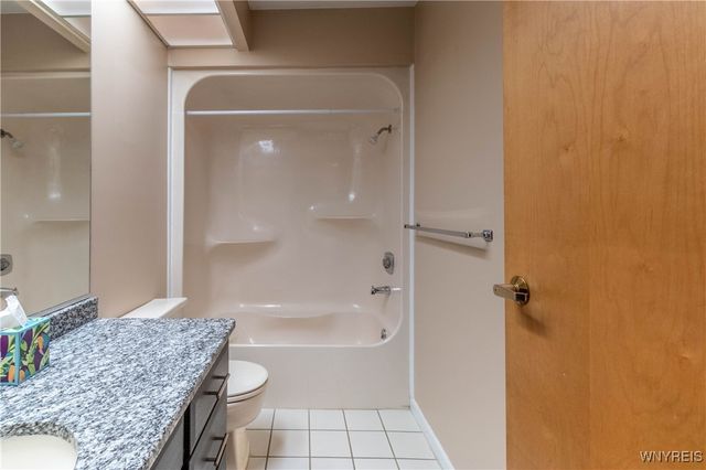 1105 Youngs Road F, Amherst, NY 14221