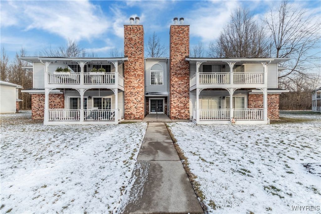 1105 Youngs Road F, Amherst, NY 14221