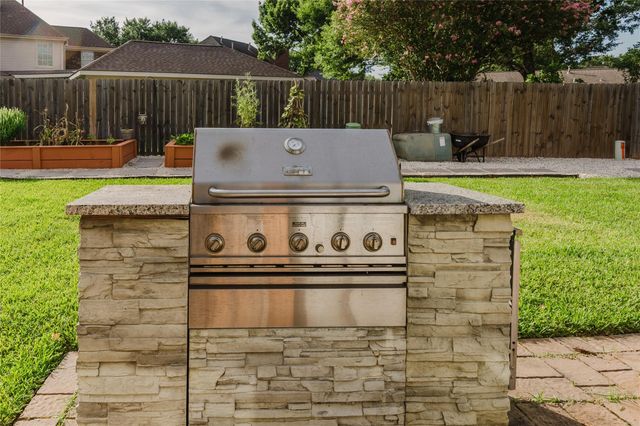 719 Ironwood Drive, Richmond, TX 77406