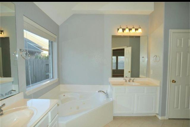 1030 Walnut Pointe, League City, TX 77573