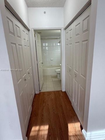 8070 N Nob Hill Rd 205, Tamarac, FL 33321