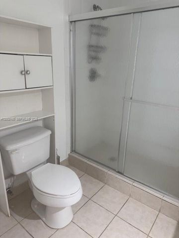 8070 N Nob Hill Rd 205, Tamarac, FL 33321