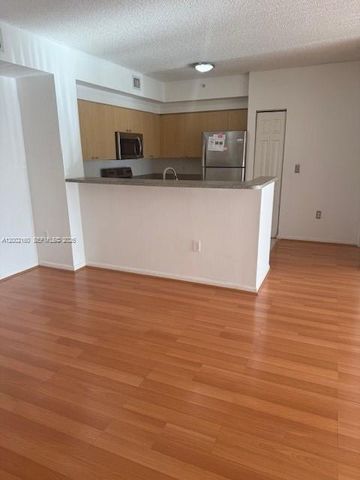 8070 N Nob Hill Rd 205, Tamarac, FL 33321