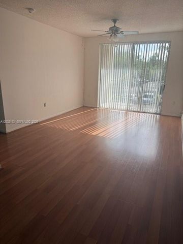 8070 N Nob Hill Rd 205, Tamarac, FL 33321