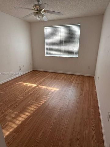 8070 N Nob Hill Rd 205, Tamarac, FL 33321