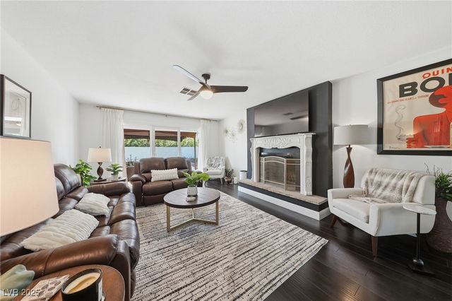 2117 Plaza De La Candela, Las Vegas, NV 89102