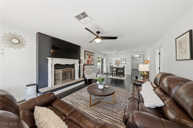 2117 Plaza De La Candela, Las Vegas, NV 89102