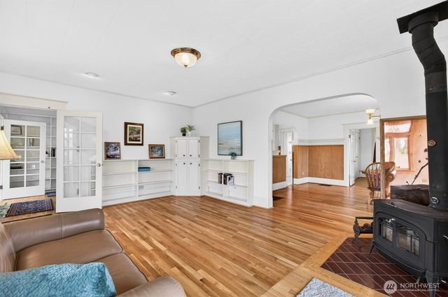 211 S Welcome Slough Road, Cathlamet, WA 98612