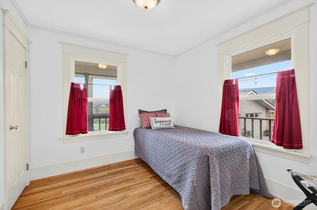 211 S Welcome Slough Road, Cathlamet, WA 98612