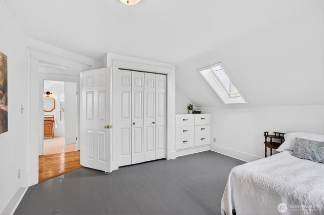 211 S Welcome Slough Road, Cathlamet, WA 98612