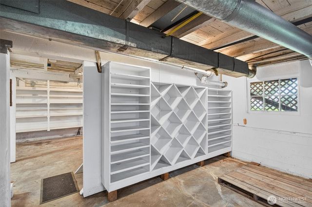 211 S Welcome Slough Road, Cathlamet, WA 98612