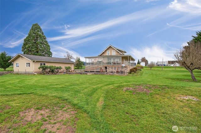 211 S Welcome Slough Road, Cathlamet, WA 98612