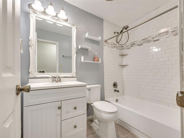 2021 Foxfire Road, Edmond, OK 73003