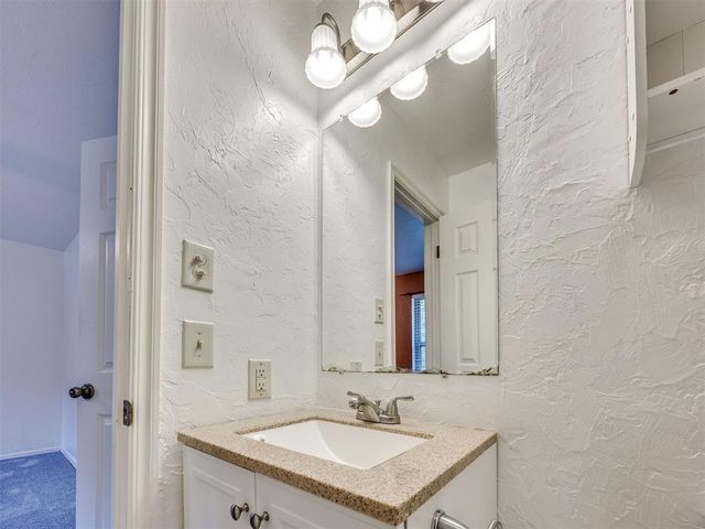 2021 Foxfire Road, Edmond, OK 73003