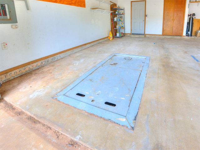 2021 Foxfire Road, Edmond, OK 73003