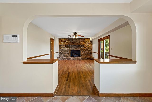 6 HUNT VALLEY VIEW TER, Phoenix, MD 21131
