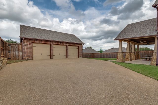 3201 Wildpointe Court, Mansfield, TX 76063