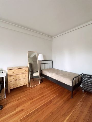 270 Huntington Ave 706, Boston, MA 02115