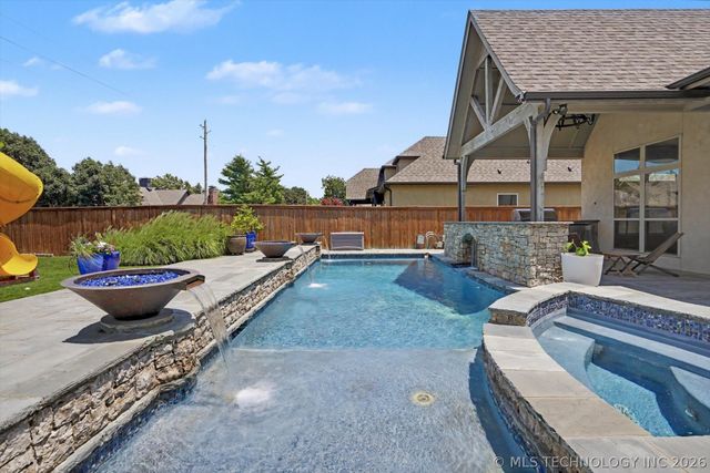 5917 E 106th Place, Tulsa, OK 74137