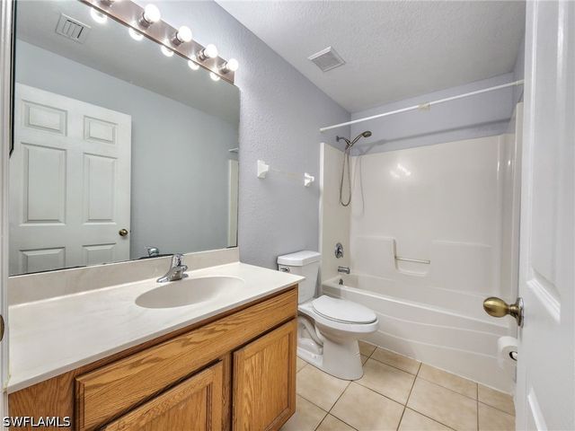 5201 Glenlivet RD, Fort Myers, FL 33907