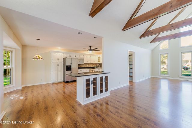 494 Mapleview Dr, Mt Washington, KY 40047