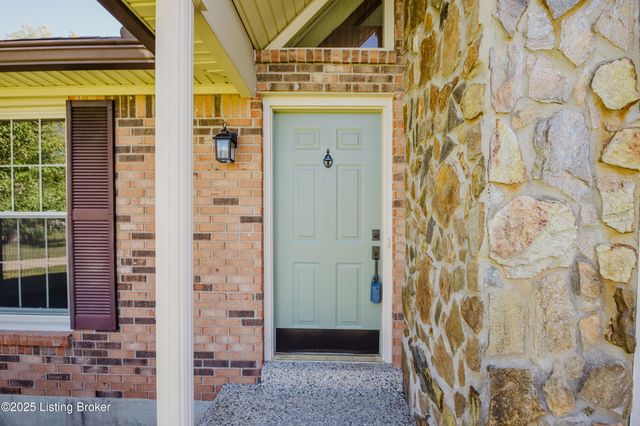494 Mapleview Dr, Mt Washington, KY 40047