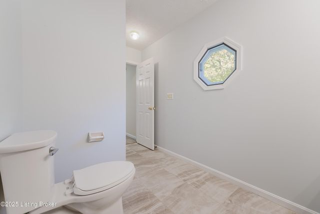 494 Mapleview Dr, Mt Washington, KY 40047