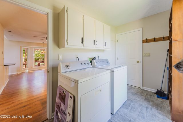 494 Mapleview Dr, Mt Washington, KY 40047