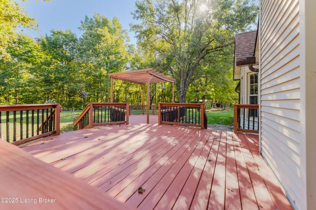 494 Mapleview Dr, Mt Washington, KY 40047