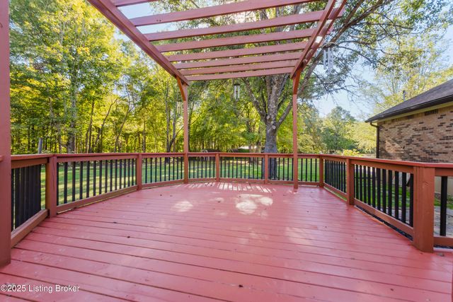 494 Mapleview Dr, Mt Washington, KY 40047