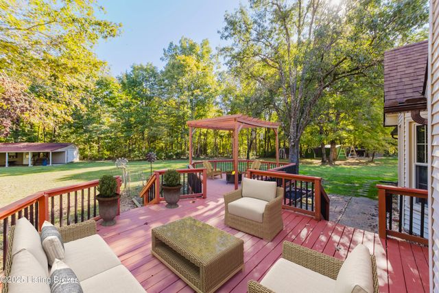 494 Mapleview Dr, Mt Washington, KY 40047