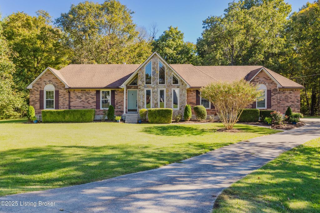 494 Mapleview Dr, Mt Washington, KY 40047