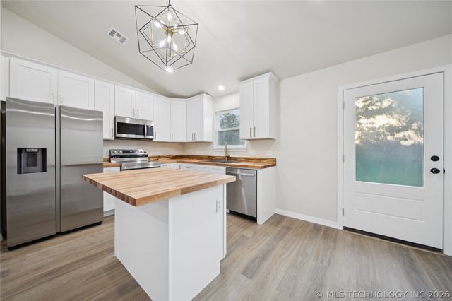 706 S Chickasaw Avenue, Okmulgee, OK 74447