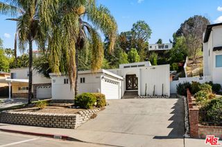 5154 Don Pio Drive, Woodland Hills, CA 91364