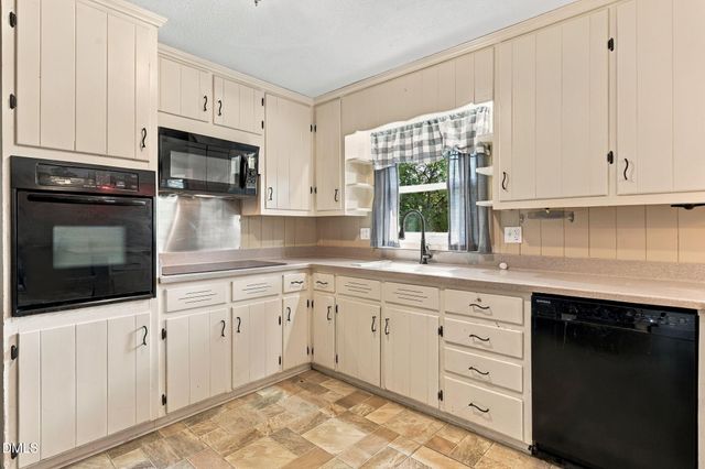 6320 Milford Road, Fayetteville, NC 28303