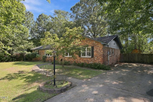 6320 Milford Road, Fayetteville, NC 28303