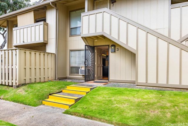 94-1210 Mopua Loop A3, Waipahu, HI 96797