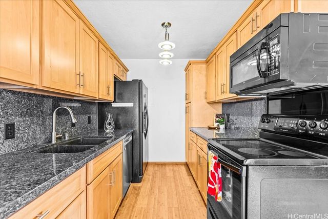 94-1210 Mopua Loop A3, Waipahu, HI 96797