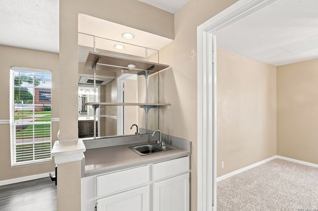 11311 Sir Winston St Apt 307, San Antonio, TX 78216