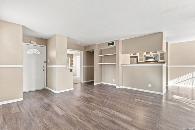 11311 Sir Winston St Apt 307, San Antonio, TX 78216