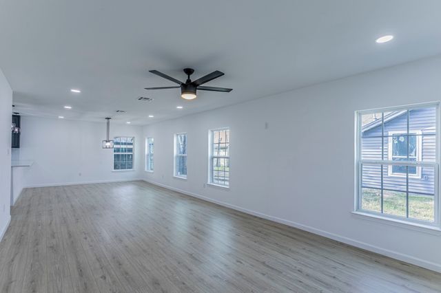 1026 La Clede Street, Bellmead, TX 76705