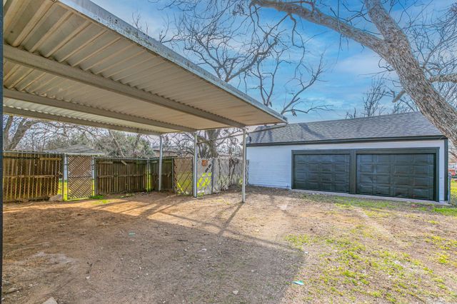 1026 La Clede Street, Bellmead, TX 76705